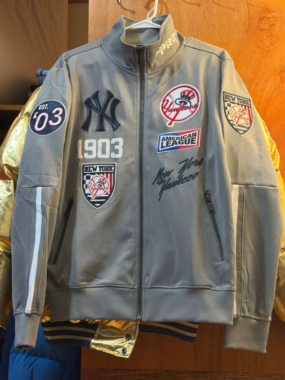 New York Yankees Gray Patchwork Track Jacket size L - Picture 1 of 1